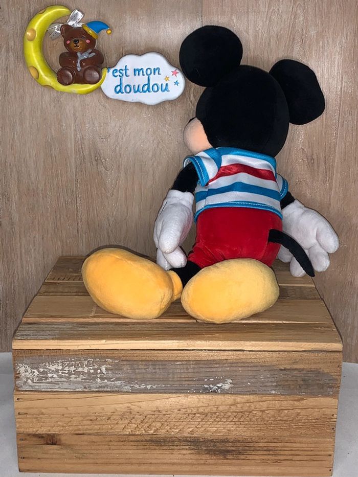 Peluche Mickey de chez Disneyland - photo numéro 2