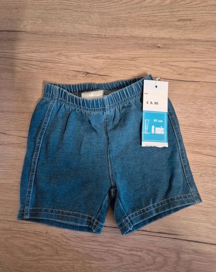 Short taille 6 mois