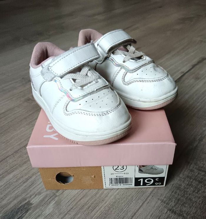 Baskets à scratch taille 23