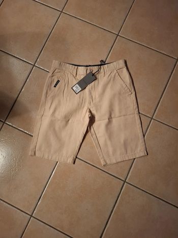 Short Neuf