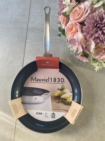 Très belle poêle MAUVIEL 1830