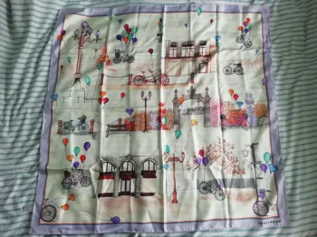 Carré de soie foulard chic longchamp vélo bike Paris glam