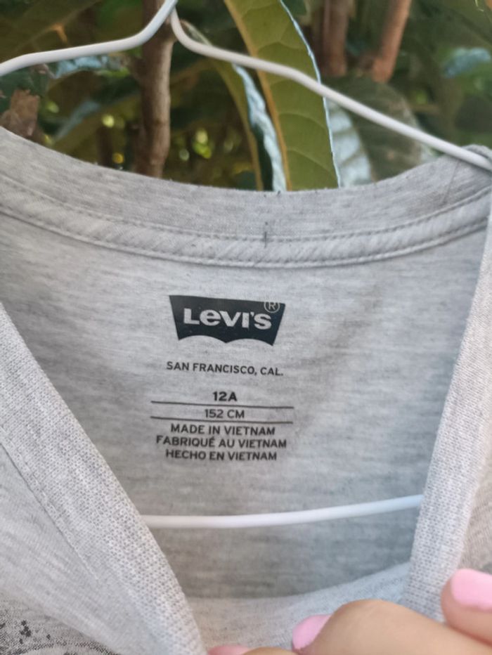 T-shirt Levi's garçon taille 12 ans. - photo numéro 4