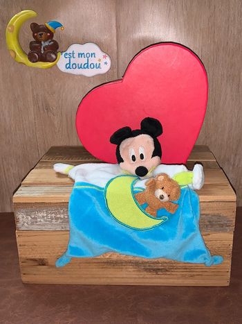 DY351 doudou Mickey disney