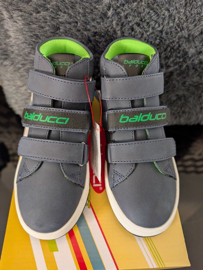 Baskets garçon. Taille 30. Semelle intérieure. Neuf. Balducci - photo numéro 5