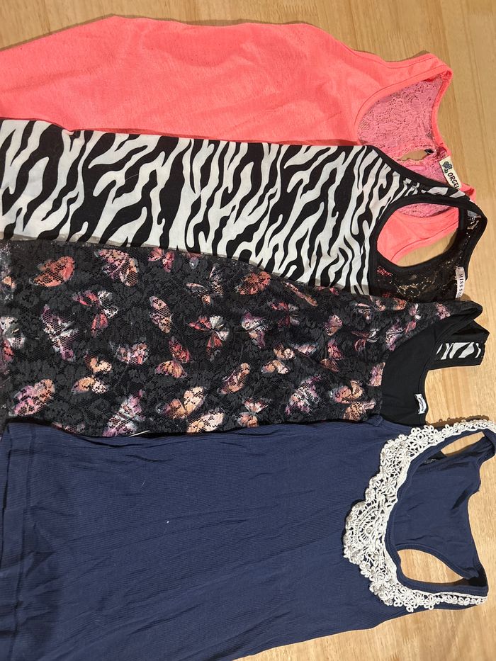 🛍️ Lot de 4 débardeurs femme – Taille S  🌸🦋