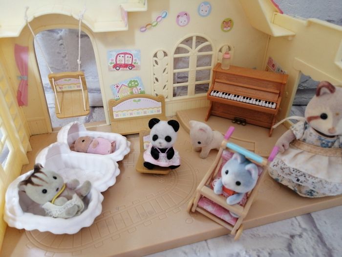 Nursery et bus sylvanian - photo numéro 2