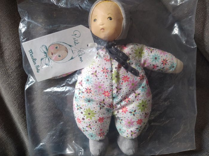Petite poupée / Pantin Hochet Liberty à étoiles - Moulin Roty - Neuf - photo numéro 4
