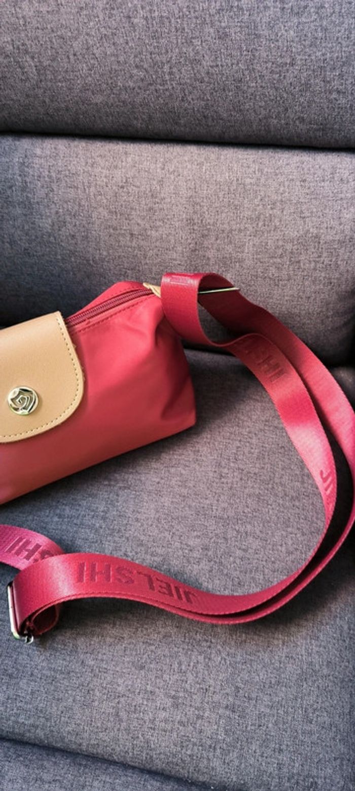 Sac à bandoulière de très bonne qualité avec compartiment - photo numéro 8