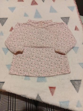 T-shirt rose avec dessins