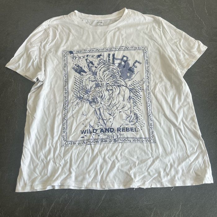TEE short