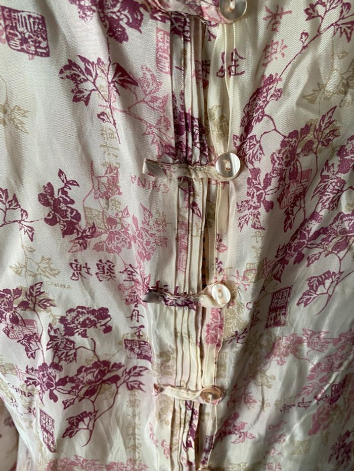 Chemise Mango taille XS/S crème avec motifs chinois fushia fleurs et inscriptions chinoises - photo numéro 6