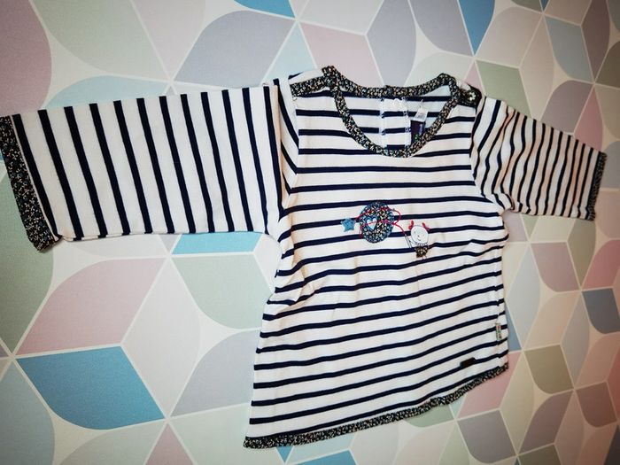 D3073 - tee-shirt fille 6 mois - photo numéro 2