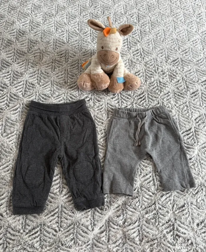 Ensemble t-shirt, pantalon et sarouel 9 mois - photo numéro 3
