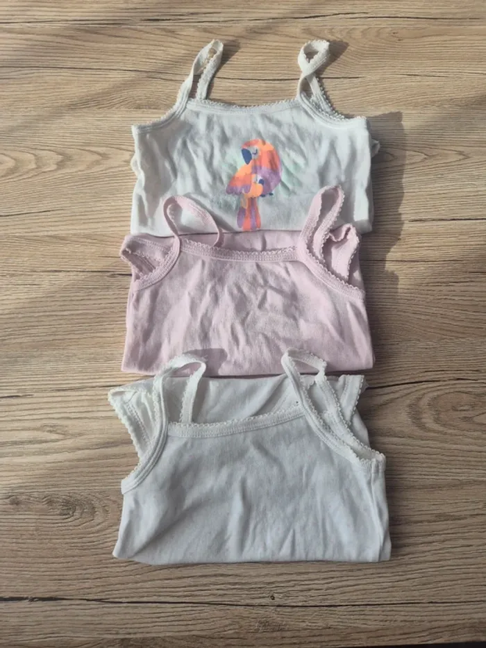 Lot de 3 bodys a bretelle