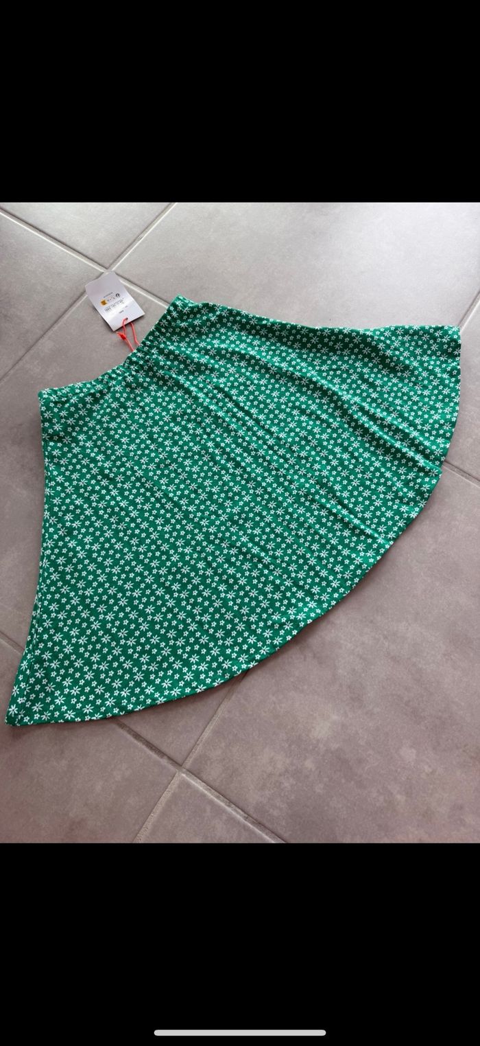 Jupe patineuse verte à fleurs 10 ans