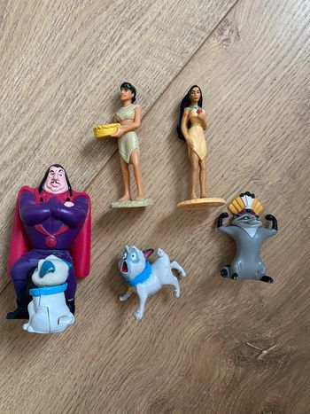 Lot de 5 figurines pocahontas Disney