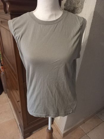 Tee-shirt sans manches