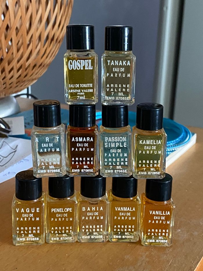 Lot mignonnettes parfums vintage