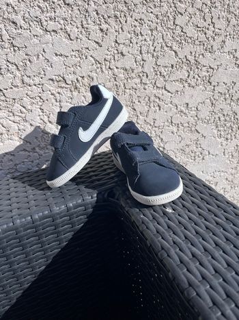 Chaussure Nike taille 22 