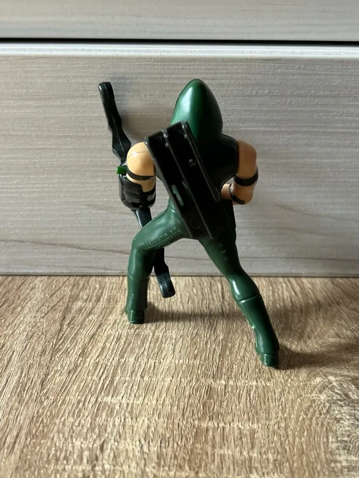 Figurine Arrow / McDonald’s 2016 / Très bon état ( quelques traces d’usure ) / DC Comics - photo numéro 3
