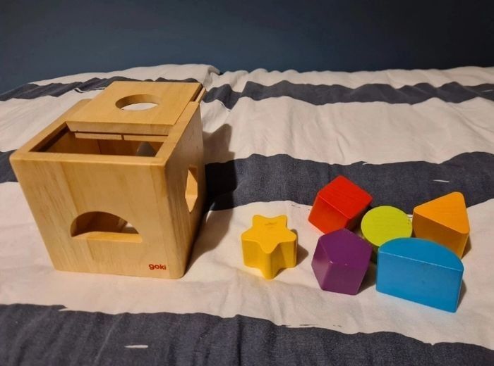 Jeu en bois - a empiler et a encastrer des formes - photo numéro 8