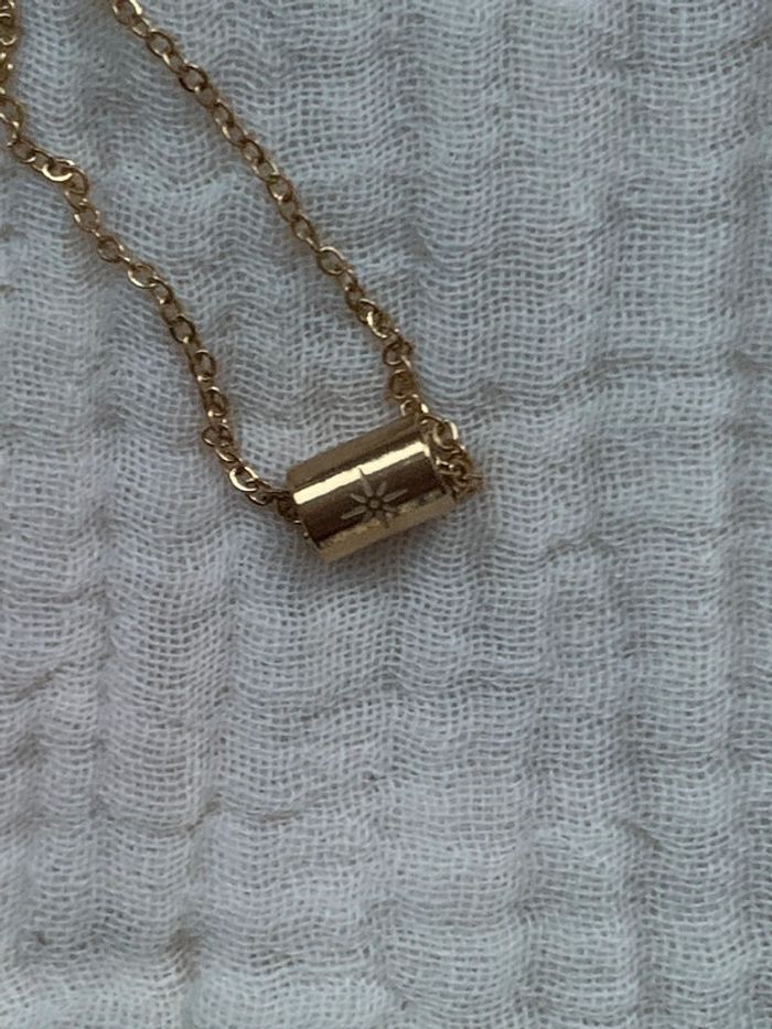 Collier doré - photo numéro 3