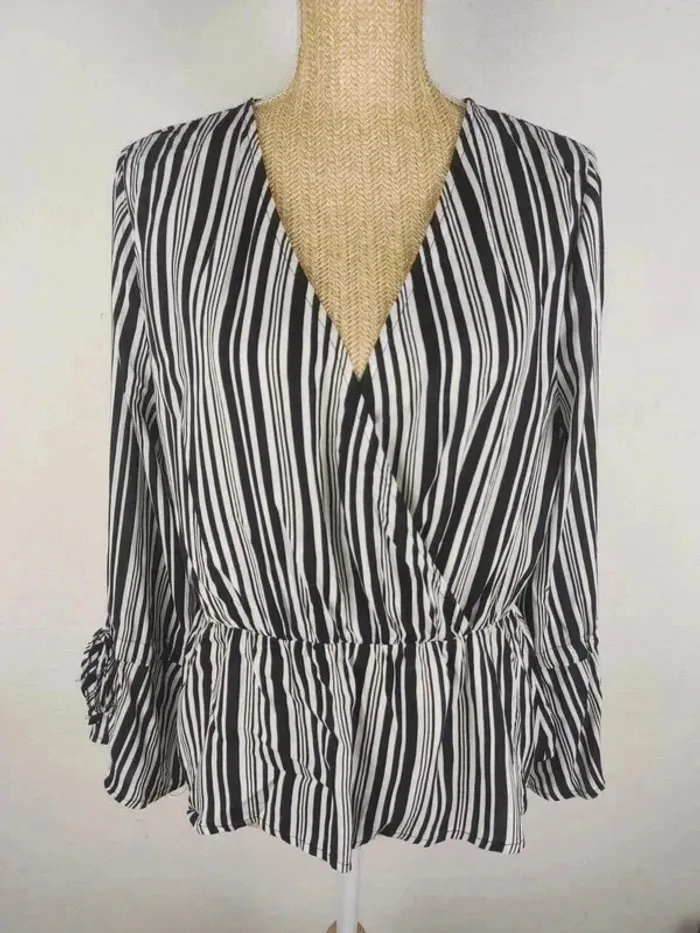 Blouse cache-coeur manches longues rayée noir et blanc taille XL Even & Odd neuve