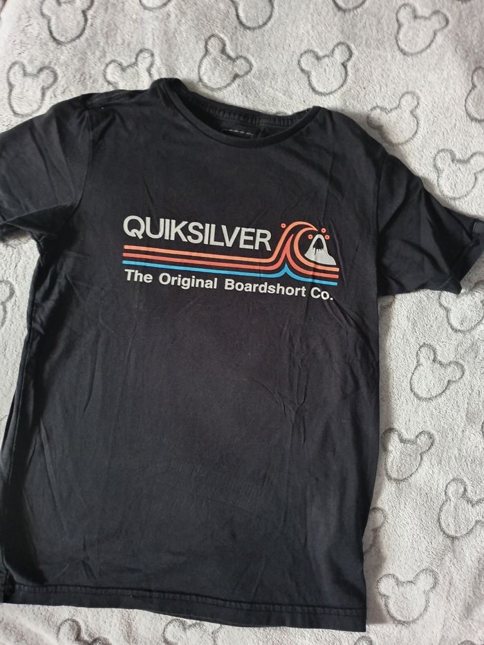 Tshirt quiksilver 8 ans