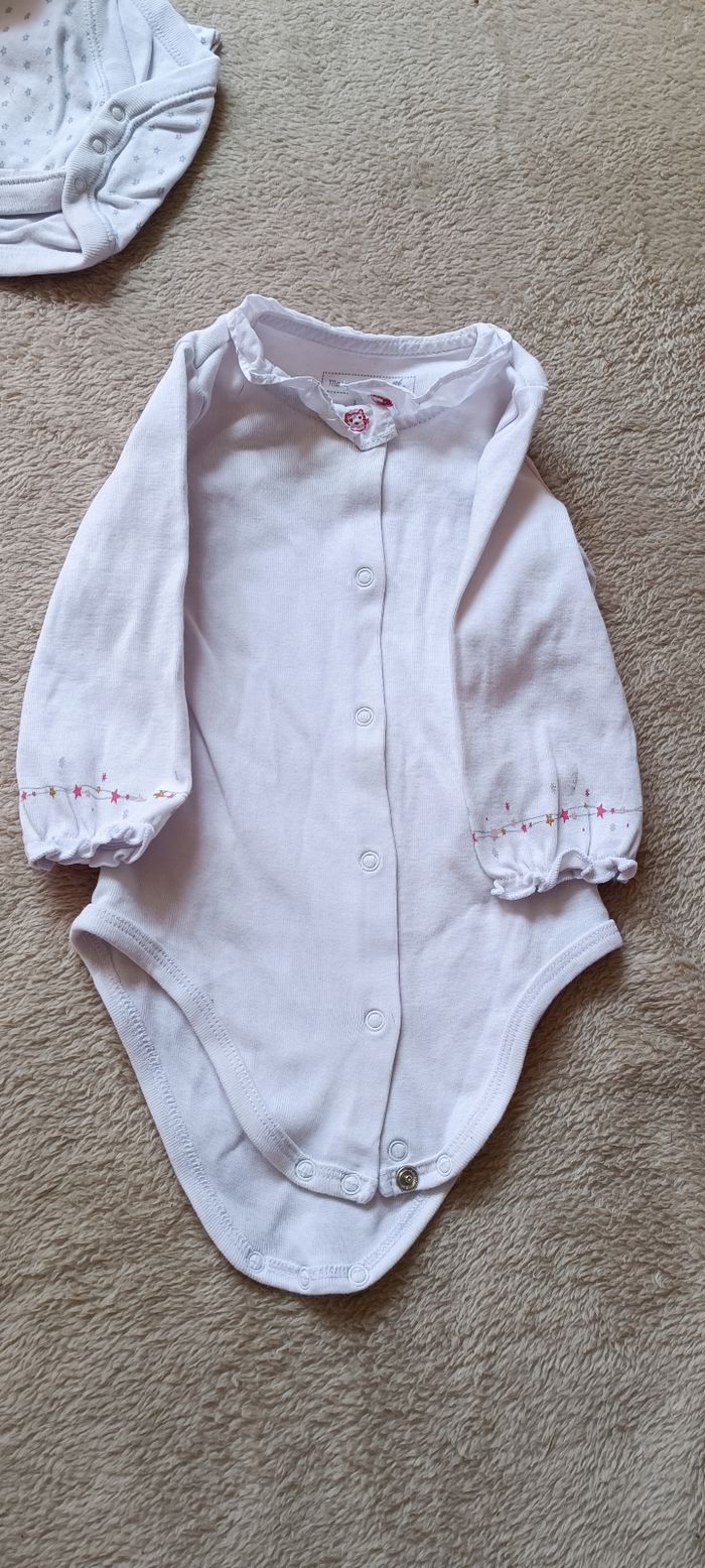 Lot body bébé 6 mois - photo numéro 2