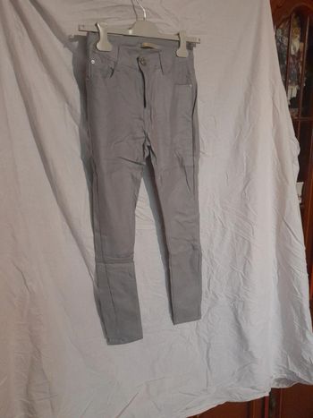 Pantalon skinny gris brillant