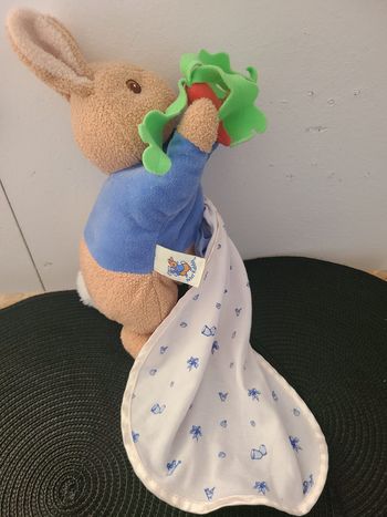 Peluche doudou Peter Rabbit Pierre le lapin mouchoir 53