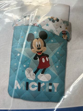 Couette imprimée Mickey