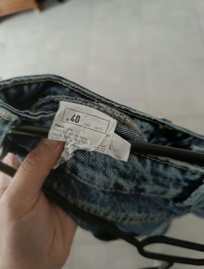 Lot de 2 jeans 1 jean Pimkie taille 40 ,bas effiloché 
1 jean blanc de chez Primark taille 40 

Les 2 sont taille haute - photo numéro 6
