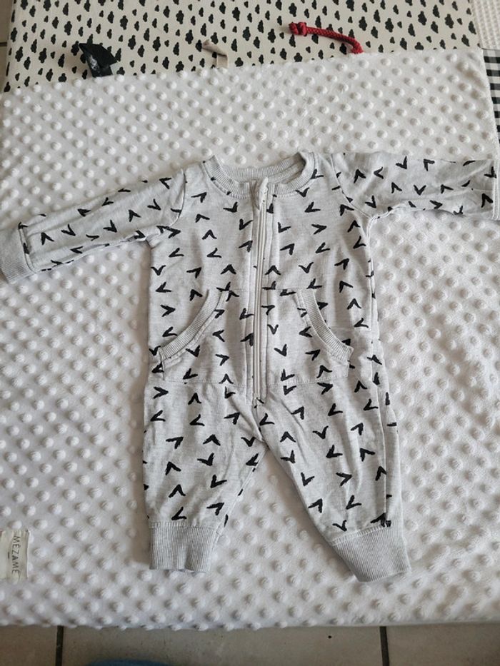 Pyjama 6 mois (62 cm) gris sans pieds – Look mixte