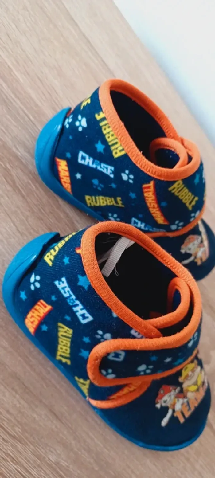 Paire de chaussons motif dinosaures garçon taille 24 - photo numéro 16