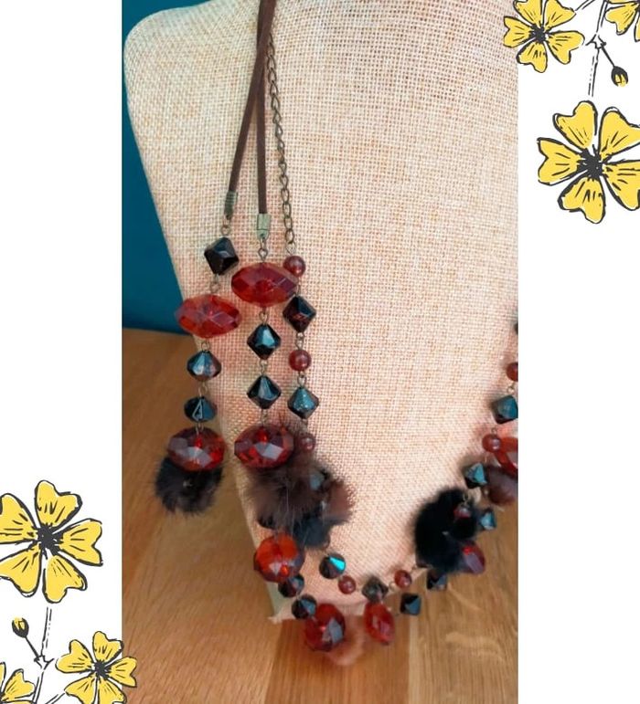 Collier original multirangs - Perles ambrées et noires + pompons fourrure – Collection PMN - photo numéro 2