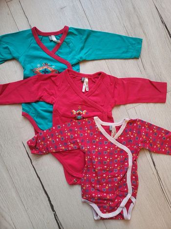 Lot de 3 bodies fleurs ethnique croisés fille 3mois neufs orchestra