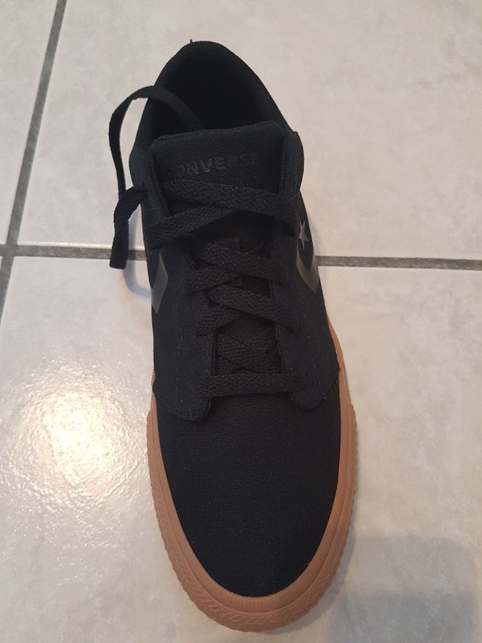 Converses noires - photo numéro 4