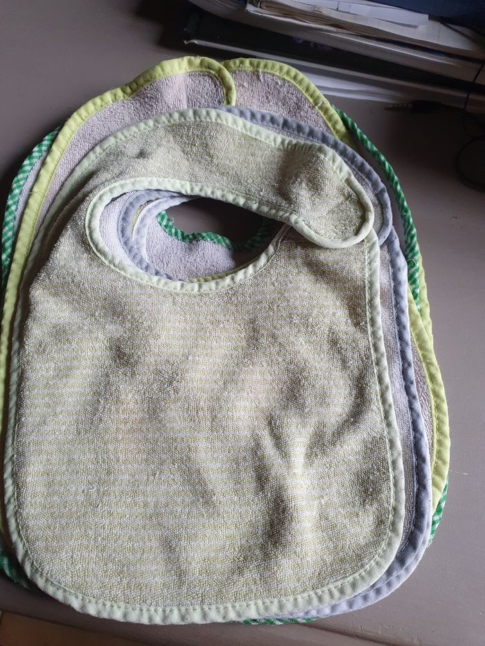 6 bavoirs - photo numéro 2