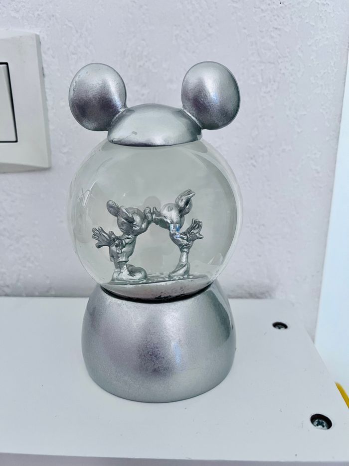 Snowglobe Mickey et Minnie disney - photo numéro 2
