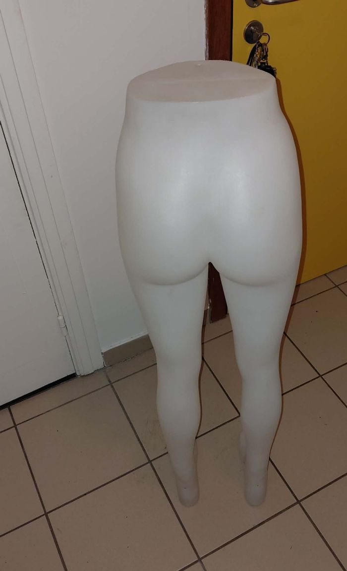 Mannequin jambes femme de vitrine - photo numéro 2
