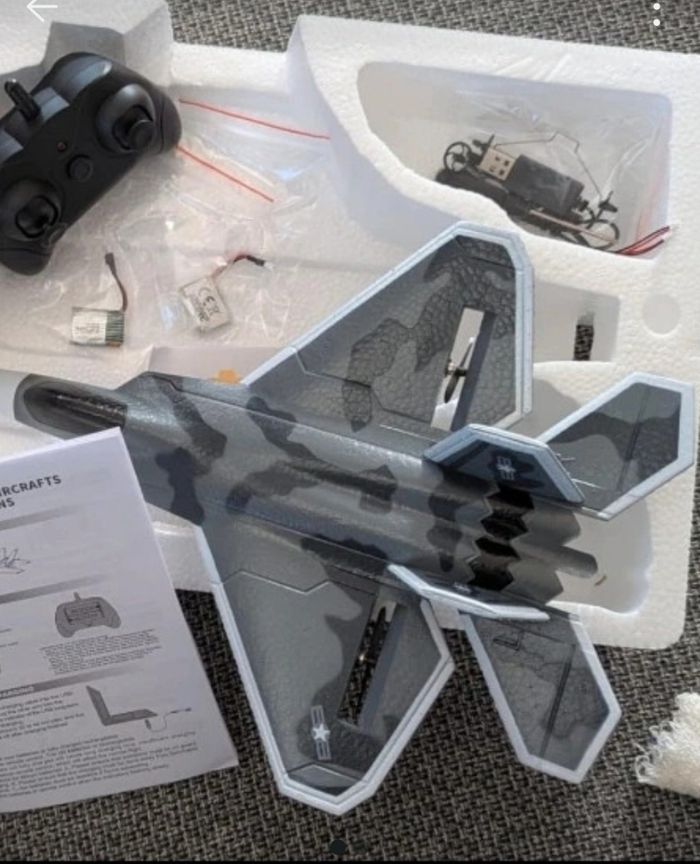 Avion télécommandé