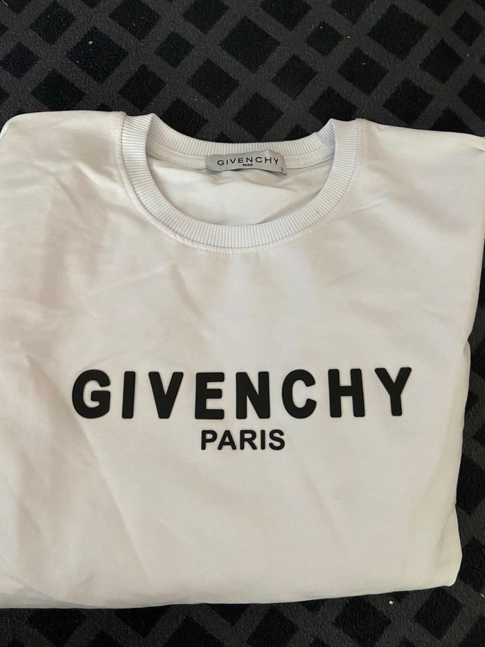 Sweat 16 ans - photo numéro 2