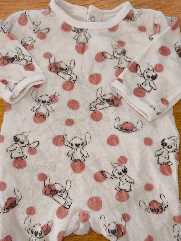 Pyjama une pièce fille Disney stitch 3 mois excellent état - photo numéro 2
