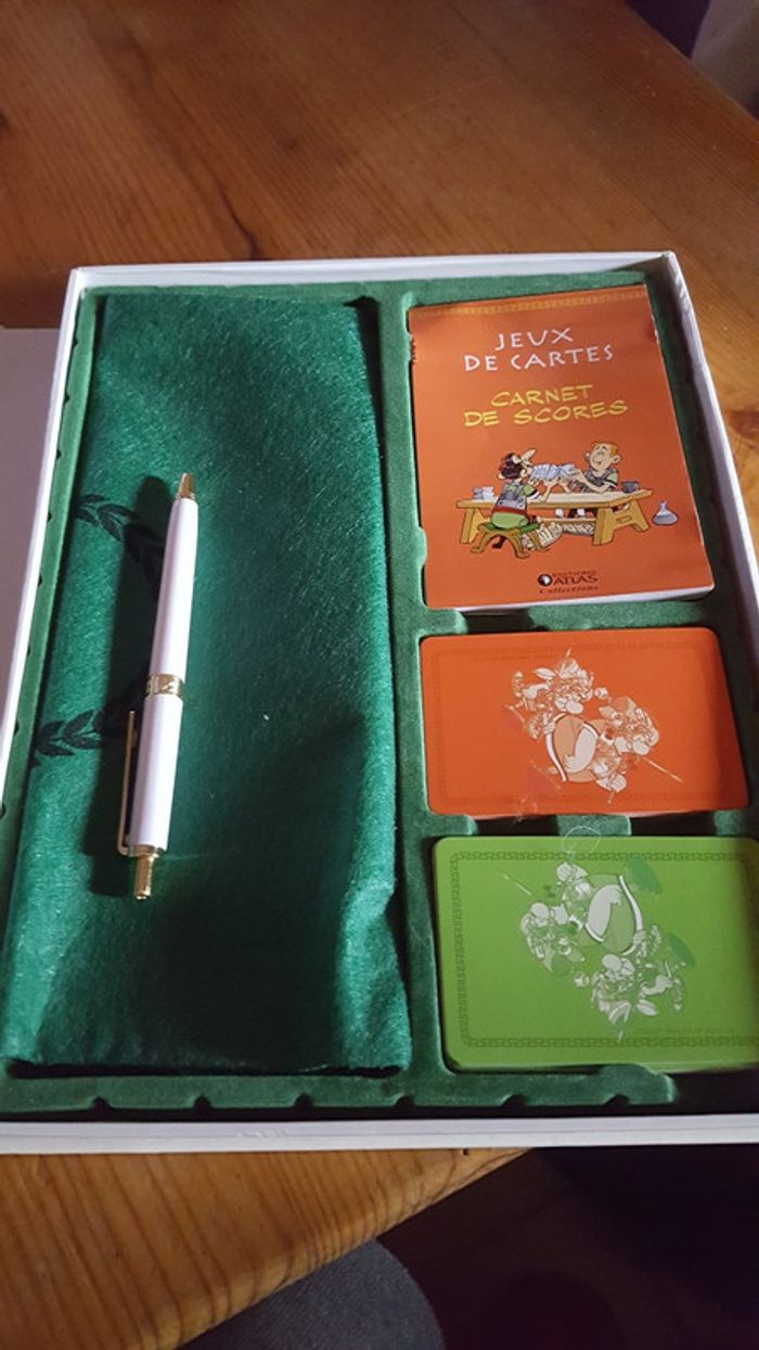 Coffret jeux de cartes Asterix neuf - photo numéro 4