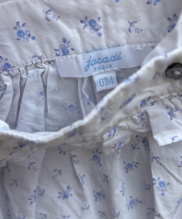 Barboteuse blanche a fleurs bleues Jacadi 01 mois - photo numéro 4