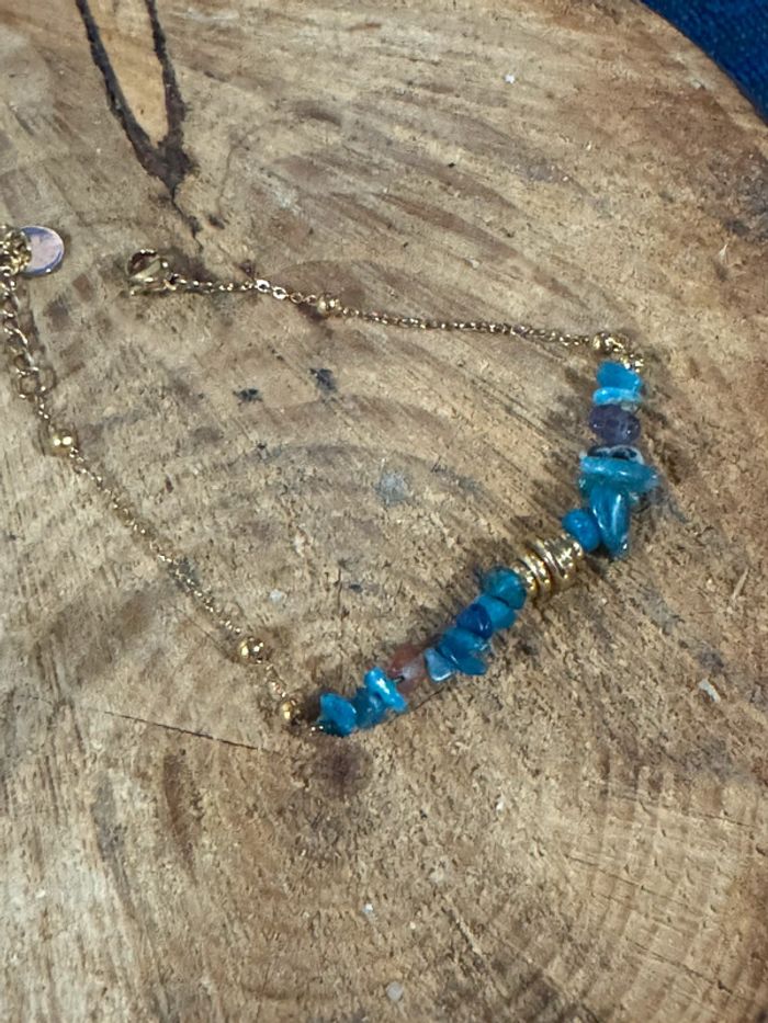 Bracelet réglable grigri acier inoxydable or pierres tons de bleu - photo numéro 3