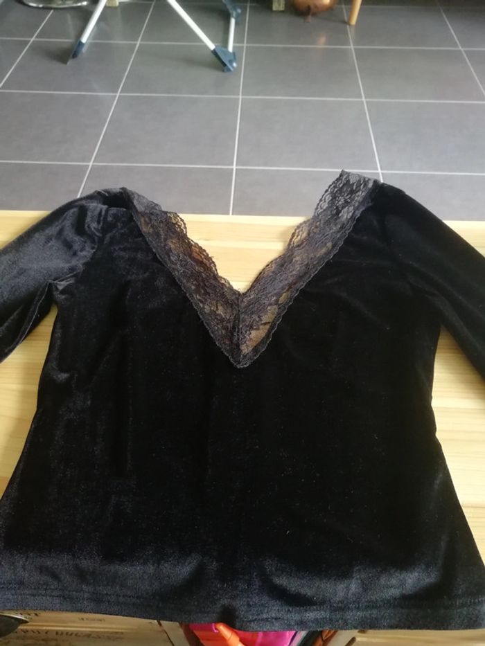 Petit top velours idéal pour les fêtes 🎄 - photo numéro 3