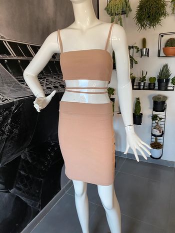 Robe près du corps